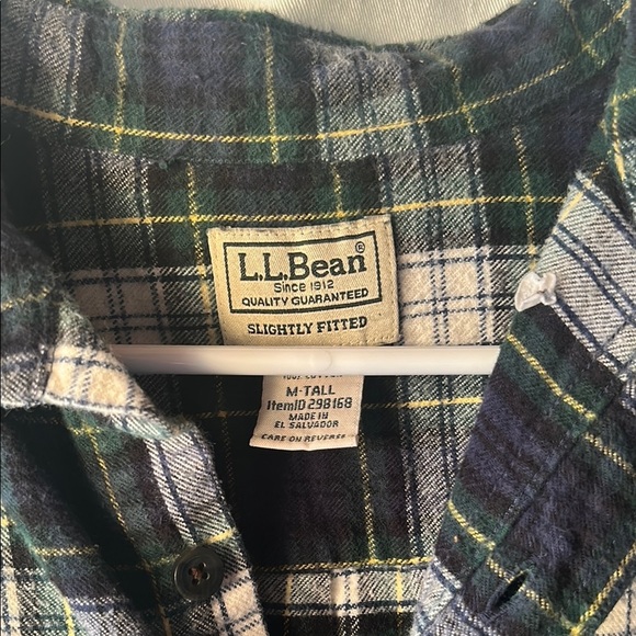 L.L. Bean Dark Plaid Button Down Shirt Scotch Plaid Medium Tall - Picture 2 of 7